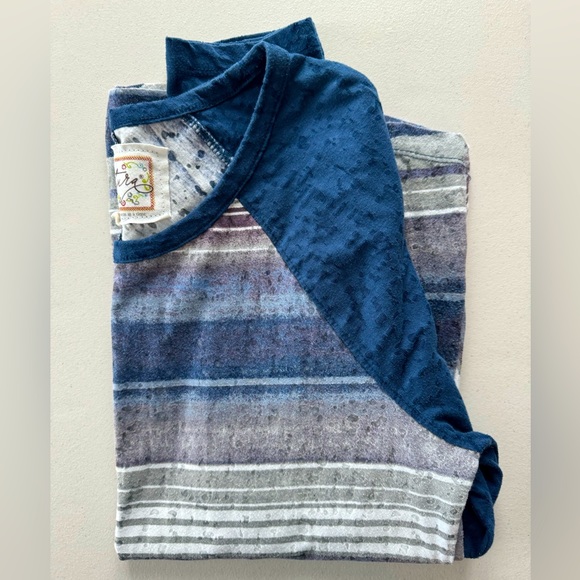 Women’s pullover shirt, size M - Picture 7 of 12